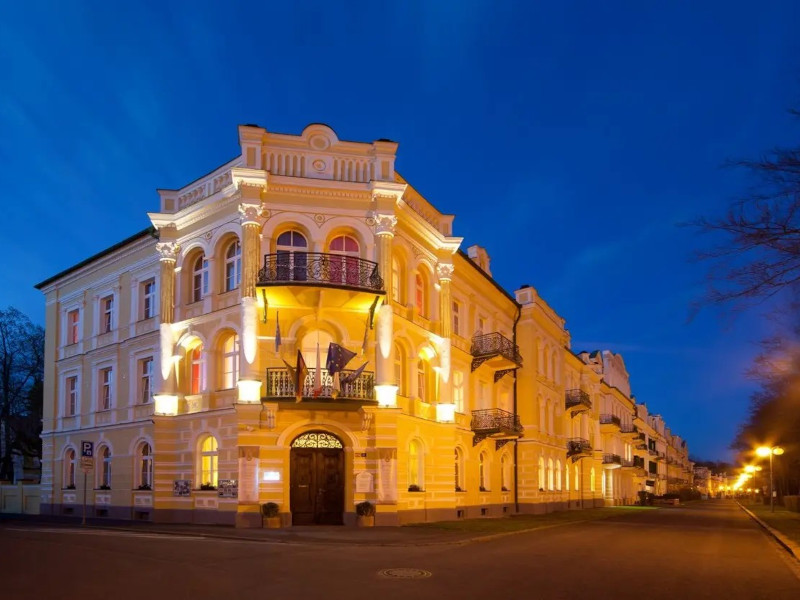 Hotel 2