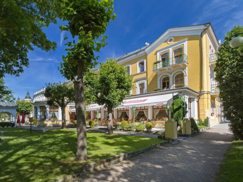 Hotel 2